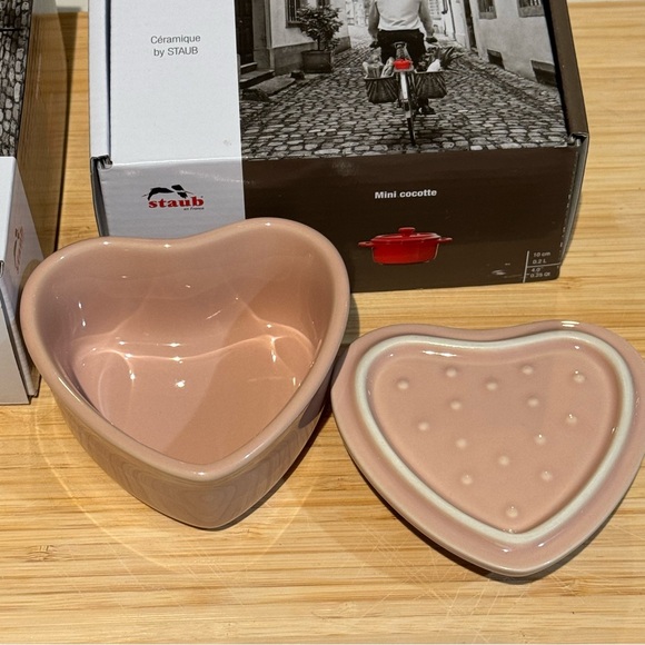 Staub, heart shape mini cocotte. Set of 2 - Picture 5 of 5